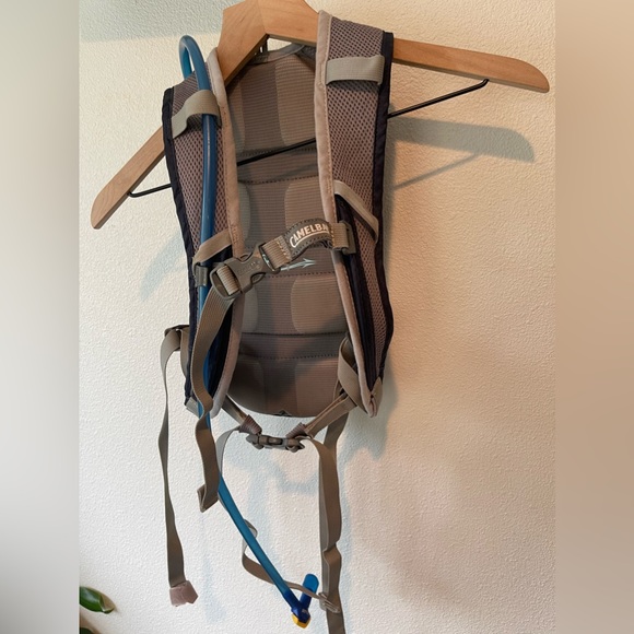 CamelBak Magic Hydration Pack - Picture 6 of 9